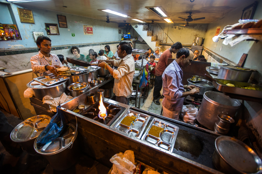 Ресторан Sonu на Пахарганже: Быстрая, недорогая и очень вкусная пища. 