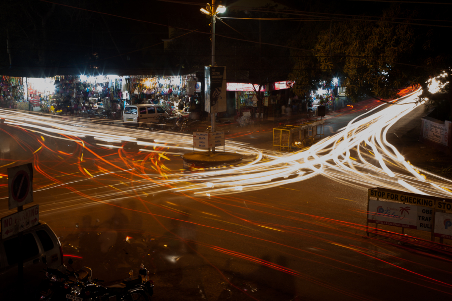 гоанская ночь: Ночной вид главного перекрёстка в Калангуте, Гоа, Индия